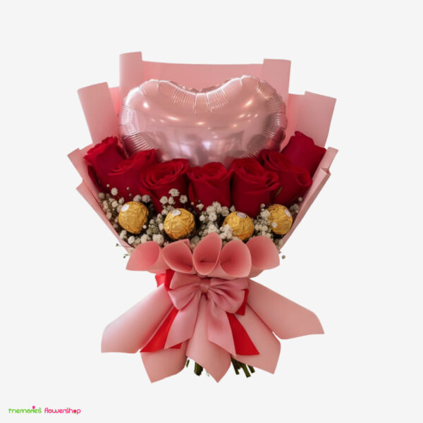 Arreglo AMOUR LUXE - Ramo en oasis con rosas rojas, chocolates y globo foil - Regalo premium El Salvador