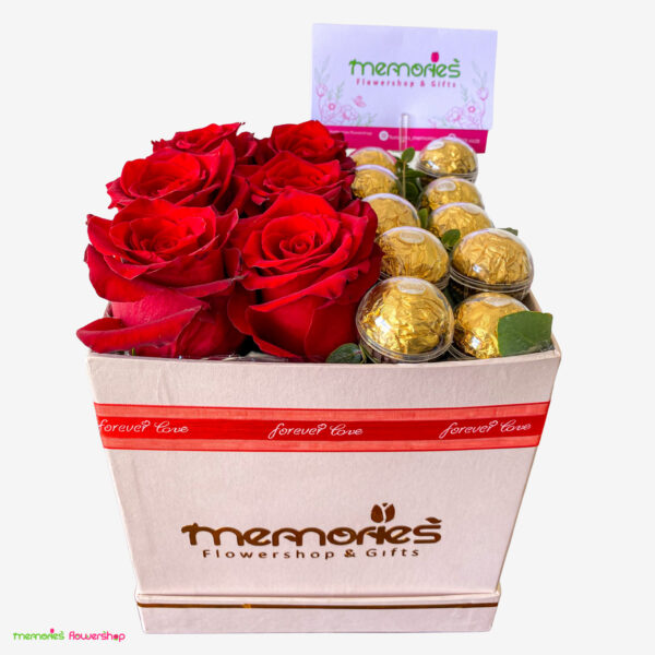 Arreglo AMOUR SUCRÉ - Combinación romántica de rosas frescas y chocolates finos - Florería El Salvador