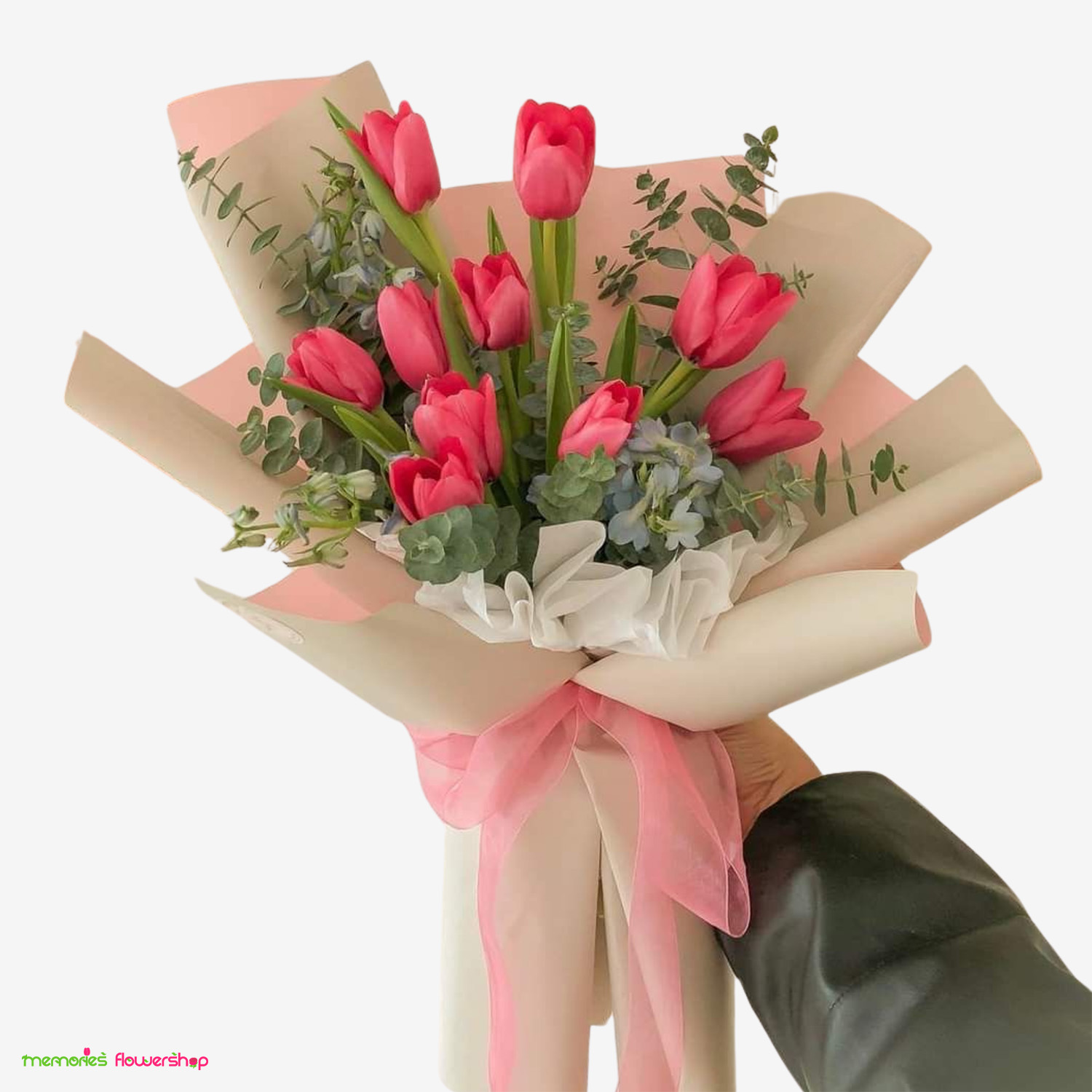 CONTIGO FLOREZCO: Un ramo que celebra el crecimiento y la belleza compartida. Diez tulipanes, frescos y elegantes, acompañados de sutiles complementos que simbolizan nuevos comienzos. Ramo CONTIGO FLOREZCO - 10 tulipanes frescos con complementos florales - Florería El Salvador